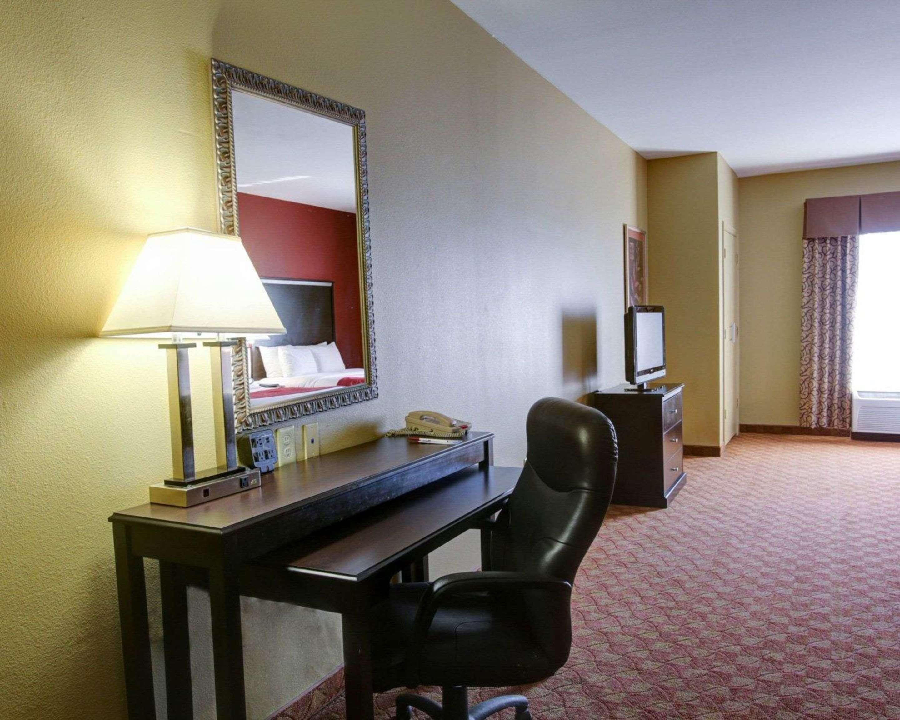 Comfort Suites Old Town Spring Esterno foto